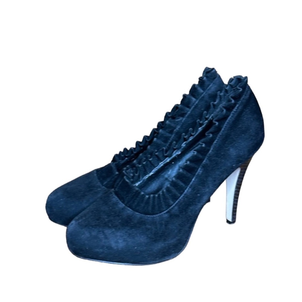 Madden Girl Black Ruffle Edge Heels Size 8